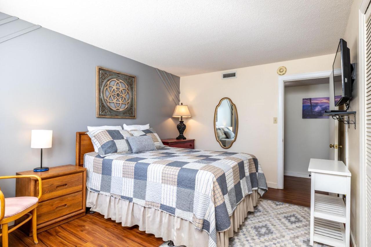 Wow Views!!-Mountain Escape-Outdoor Pool-Close To Downtown-Wifi-Cable-Private Balcony Gatlinburg Bagian luar foto