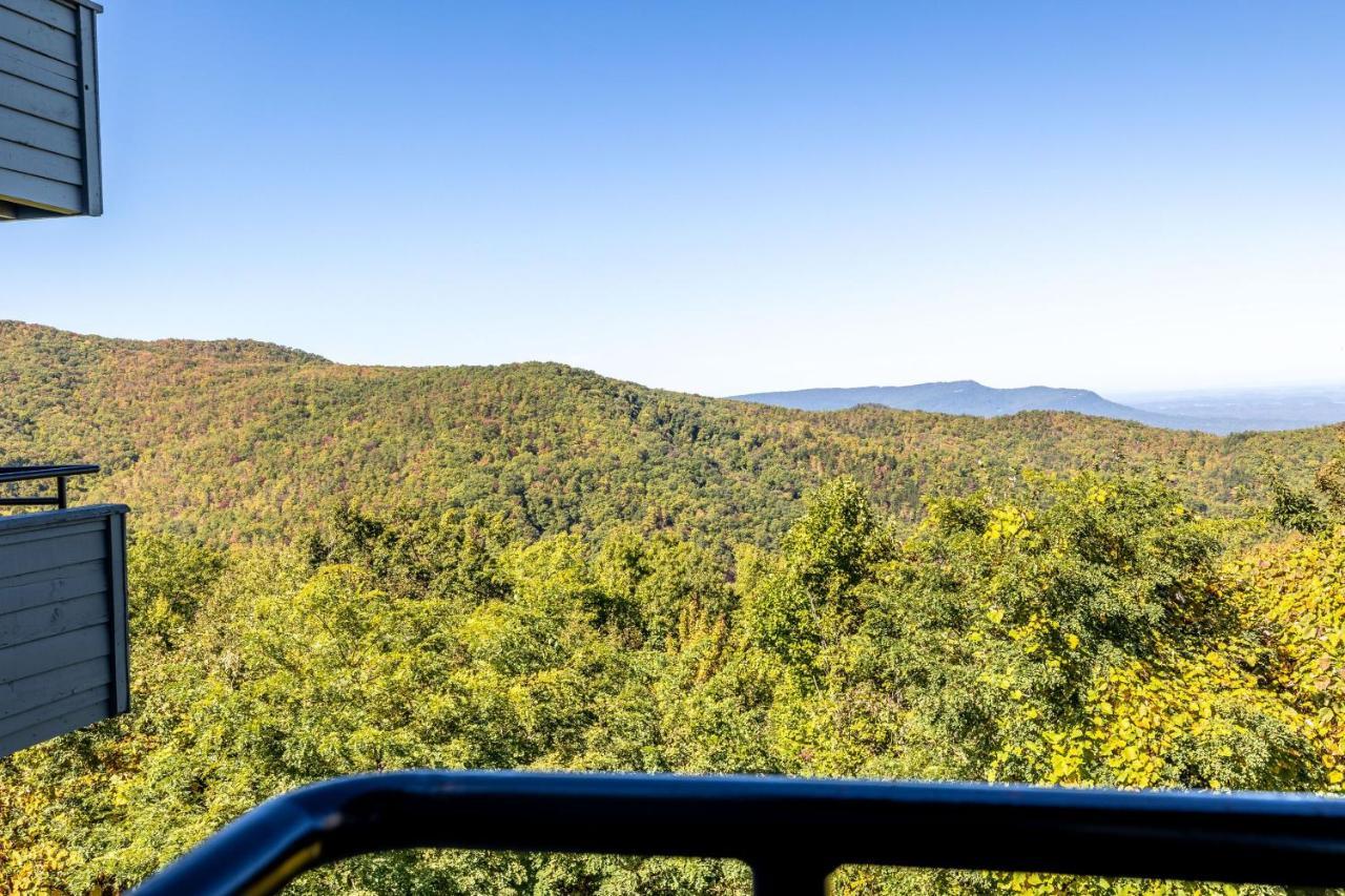 Wow Views!!-Mountain Escape-Outdoor Pool-Close To Downtown-Wifi-Cable-Private Balcony Gatlinburg Bagian luar foto