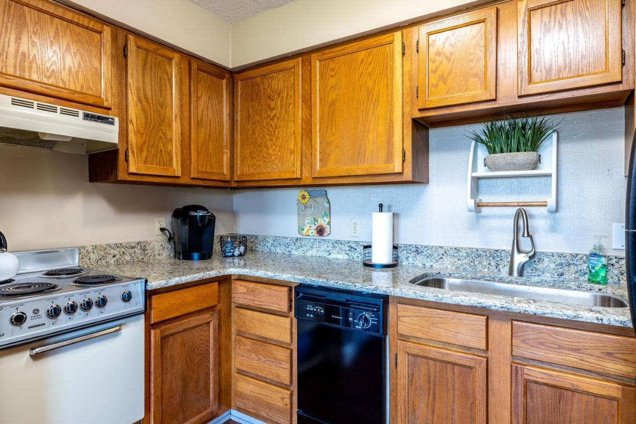Wow Views!!-Mountain Escape-Outdoor Pool-Close To Downtown-Wifi-Cable-Private Balcony Gatlinburg Bagian luar foto
