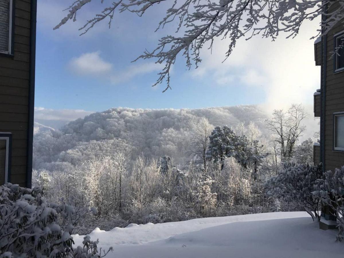 Wow Views!!-Mountain Escape-Outdoor Pool-Close To Downtown-Wifi-Cable-Private Balcony Gatlinburg Bagian luar foto