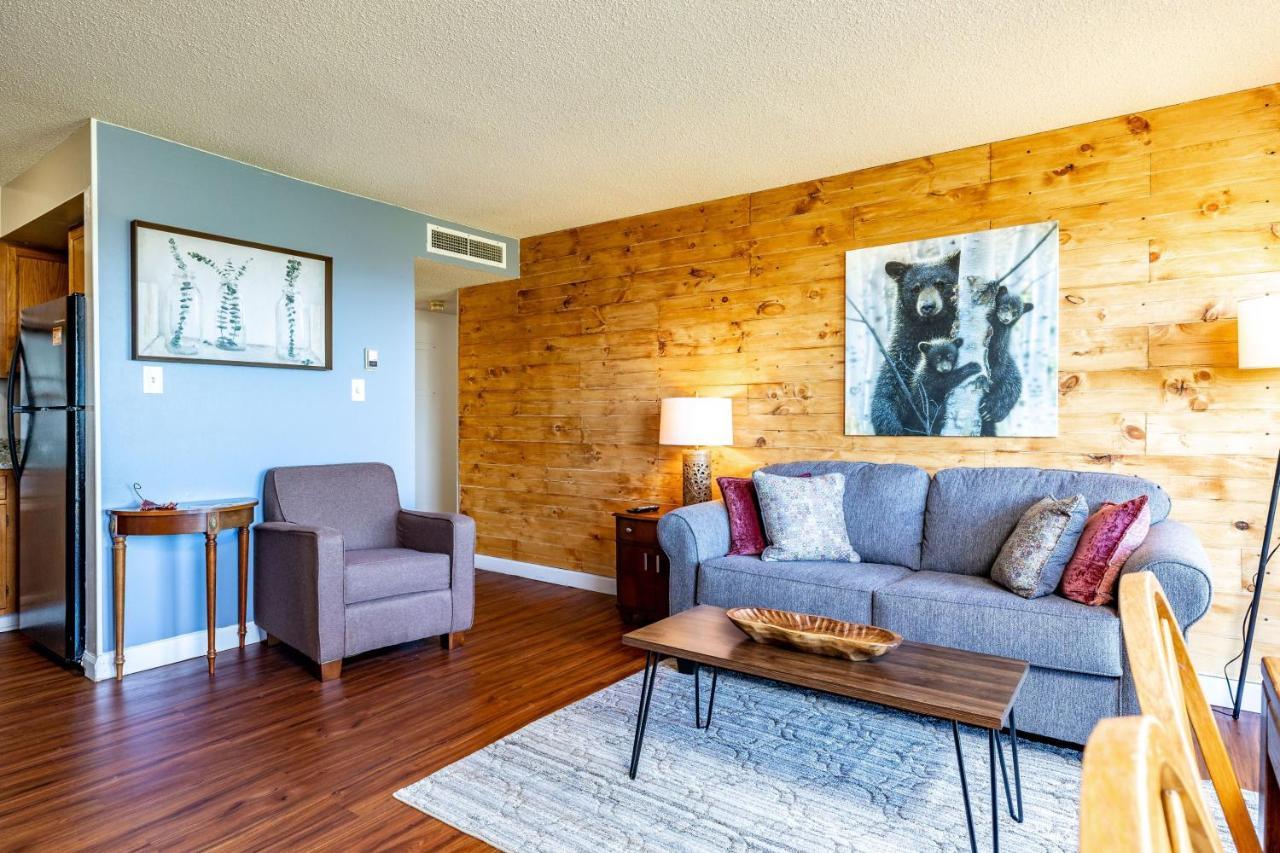 Wow Views!!-Mountain Escape-Outdoor Pool-Close To Downtown-Wifi-Cable-Private Balcony Gatlinburg Bagian luar foto