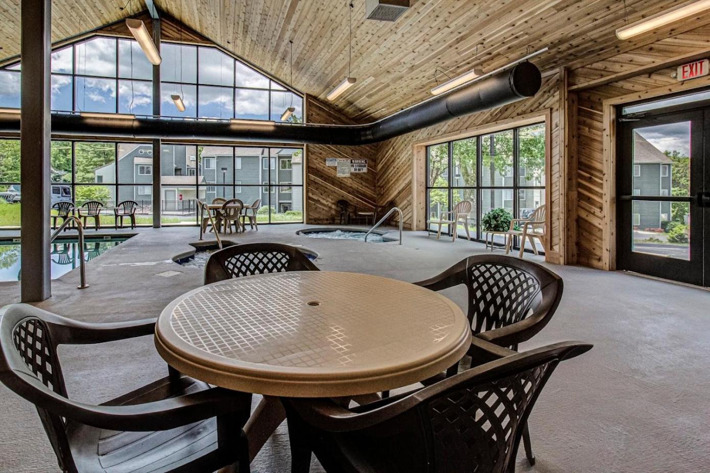 Wow Views!!-Mountain Escape-Outdoor Pool-Close To Downtown-Wifi-Cable-Private Balcony Gatlinburg Bagian luar foto